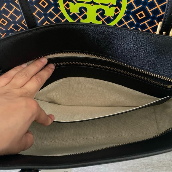 New✨ authentic Emerson tote bag & matching wallet in black - Picture 6 of 15